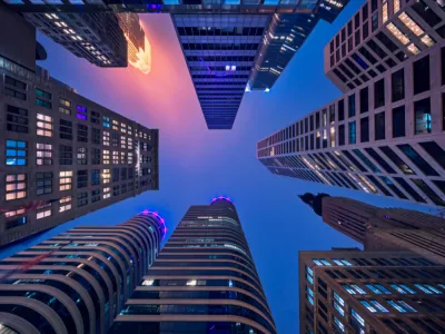 Minneapolis skyscrapers from the ground level