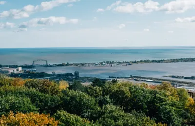 photo of Duluth shoreline