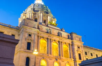 MN state capitol at dusk