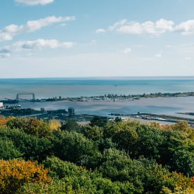 photo of Duluth shoreline